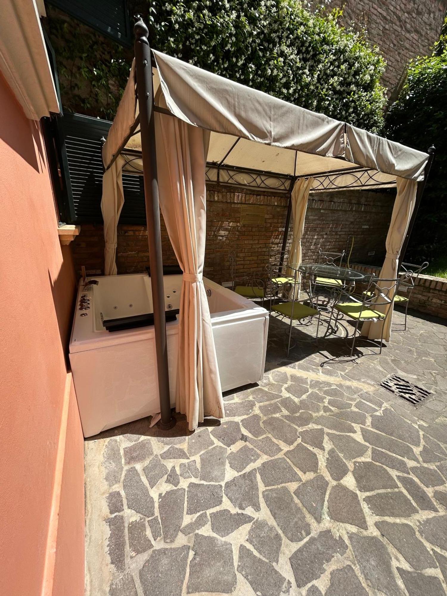 Isaia Garden -Private Garden Spa Bath Bolognarooms Болонья Экстерьер фото